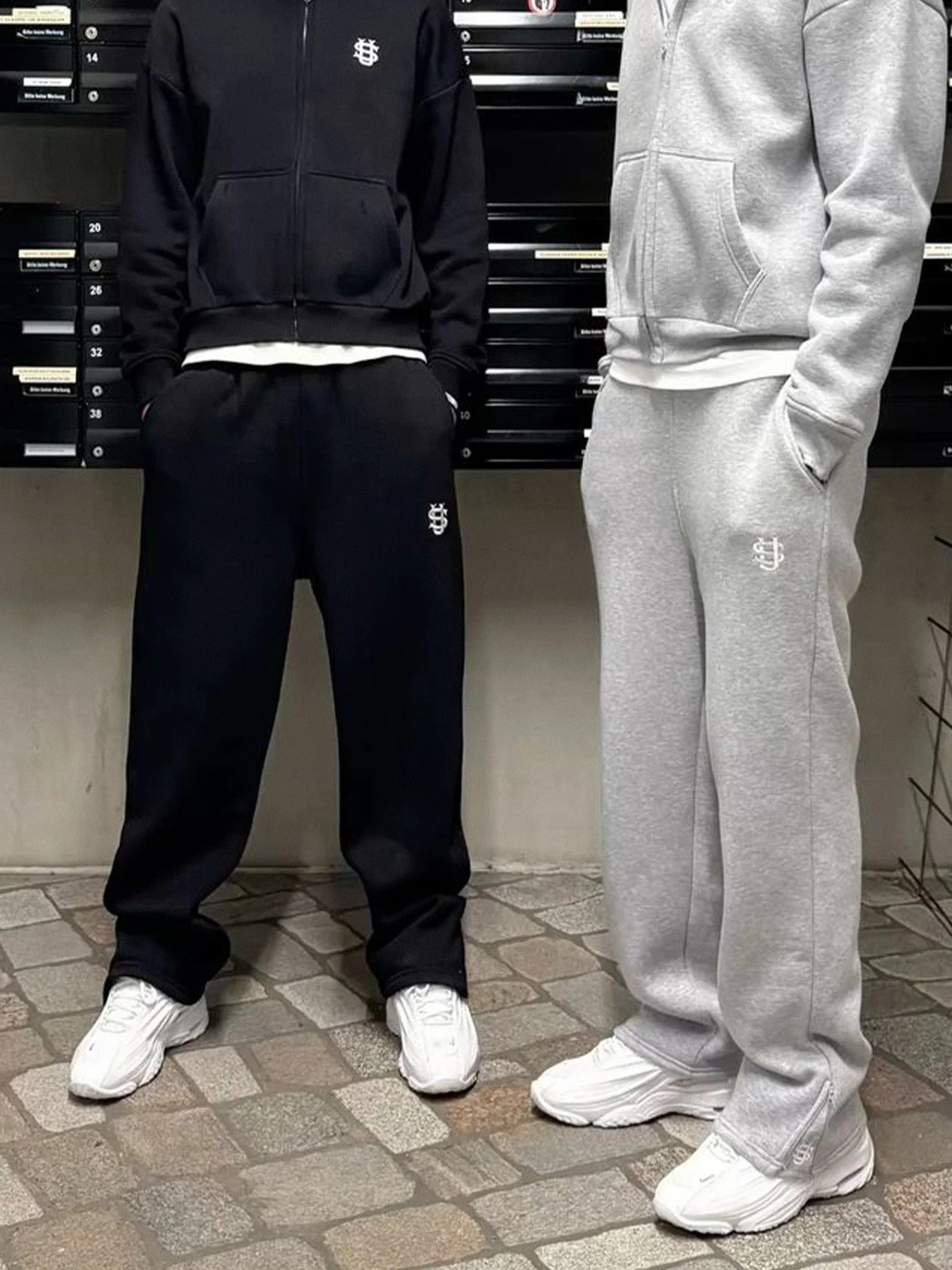 SWEATPANTS - SELLOUT